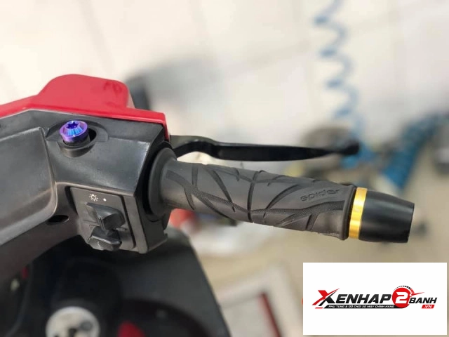 Ốc titan chụp lỗ kính - 5