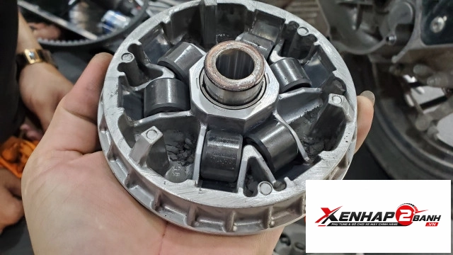 Vệ sinh nồi xe tay ga honda yamaha - 2