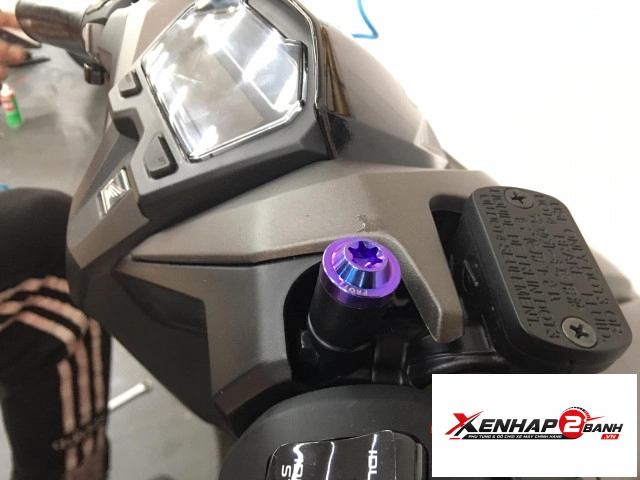 Ốc titan chụp lỗ kính - 2
