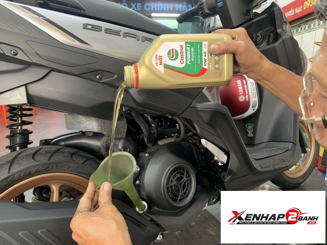 Nhớt castrol power 1 scooter 10w40 08l dành cho xe tay ga - 4