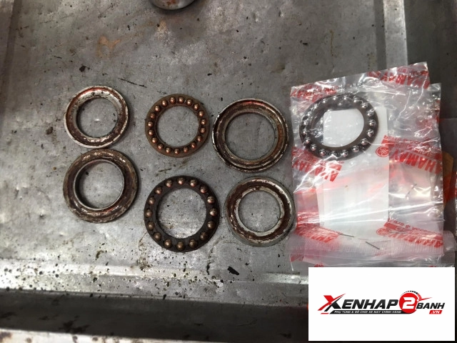 Thay chén cổ xe máy yamaha - 4