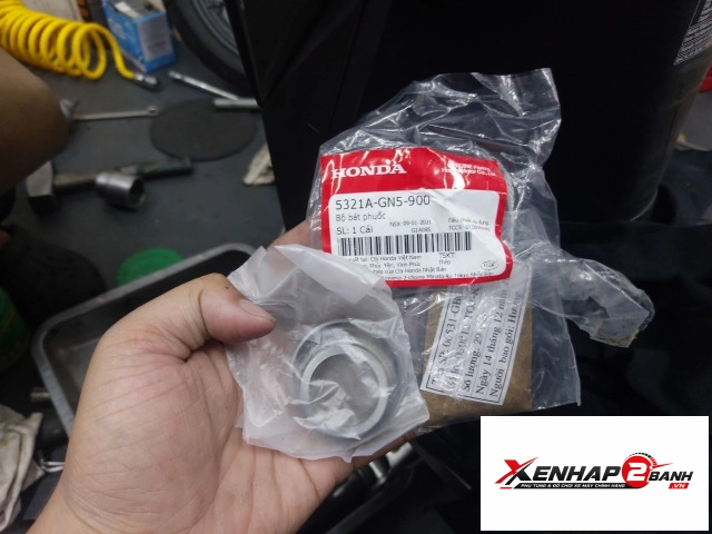 Thay chén cổ xe pcx - 1