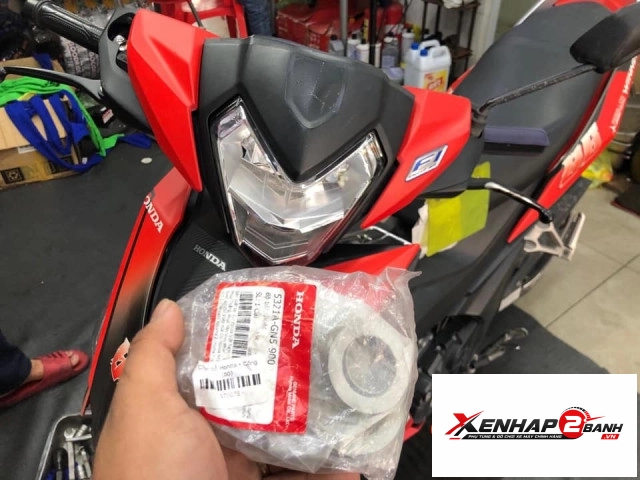 Thay chén cổ xe máy honda - 1