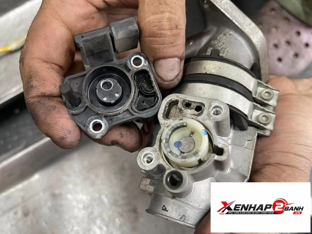Vệ sinh họng xăng cho xe honda yamaha - 3