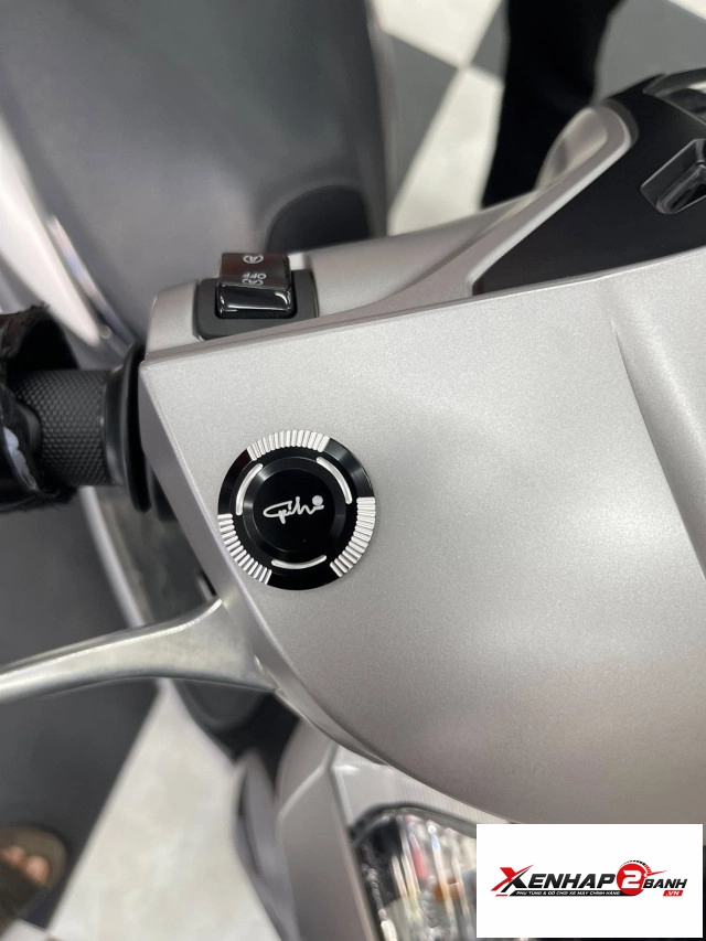 Nút che chân kính gh racing nhôm cnc cho lead abs - 6