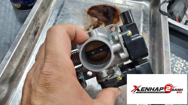 Vệ sinh họng xăng cho xe honda yamaha - 7