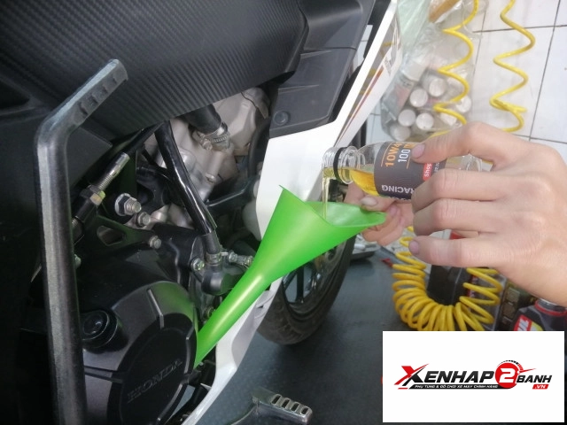 Nhớt repsol racing 10w40 1l - 5