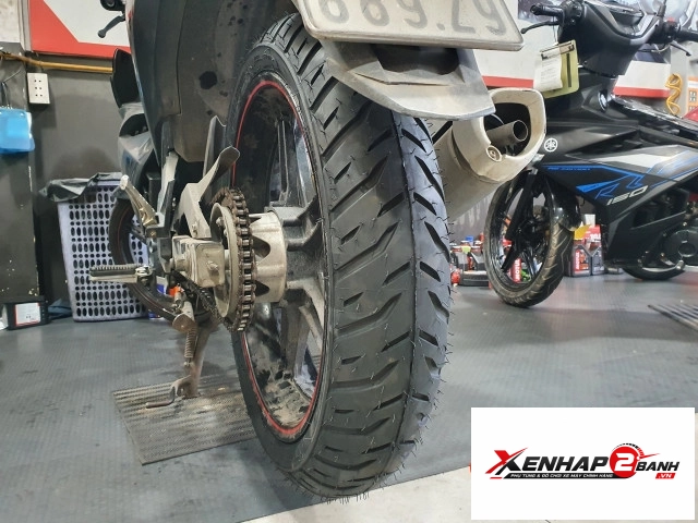 Vỏ michelin pilot street 2 size 12070-17 - 2