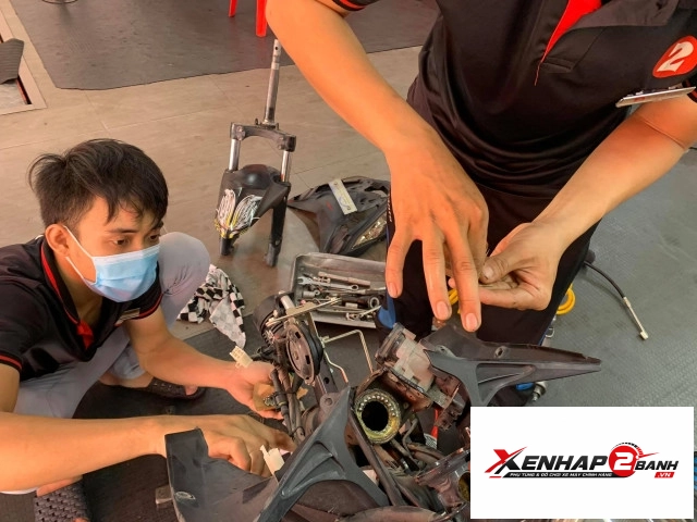 Thay chén cổ xe máy honda - 3