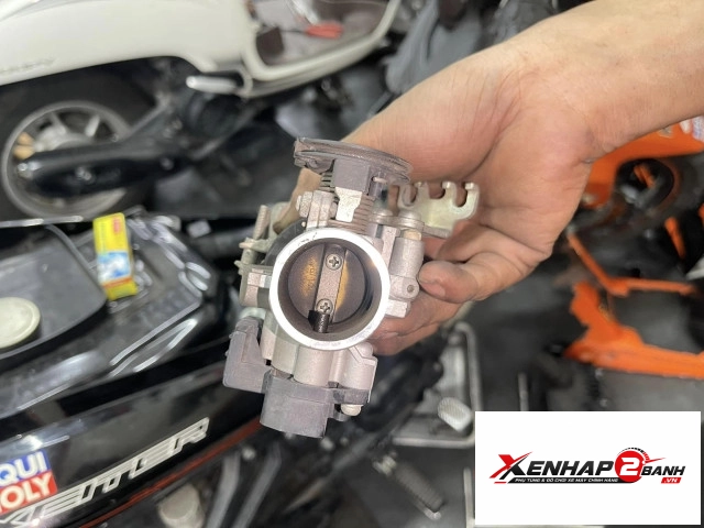 Vệ sinh họng xăng cho xe honda yamaha - 2
