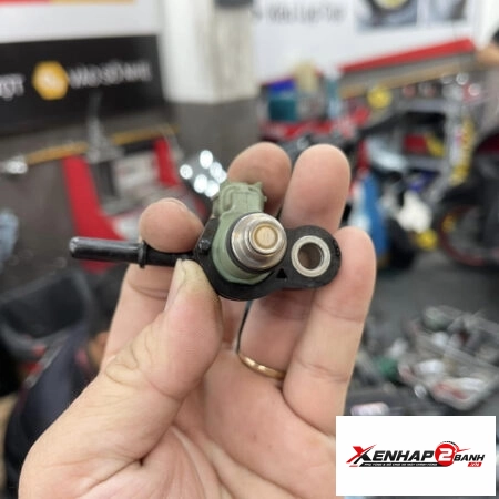Vệ sinh kim phun xăng Fi xe Exciter 155